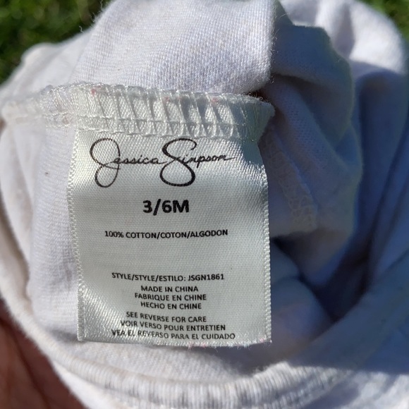 Jessica Simpson Lil Moon Outfit - Picture 8 of 8
